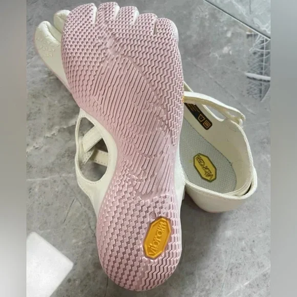 Vibram Off-White Pink Sole FiveFingers Toe Shoes 39 (7.5-8) - Picture 2 of 8